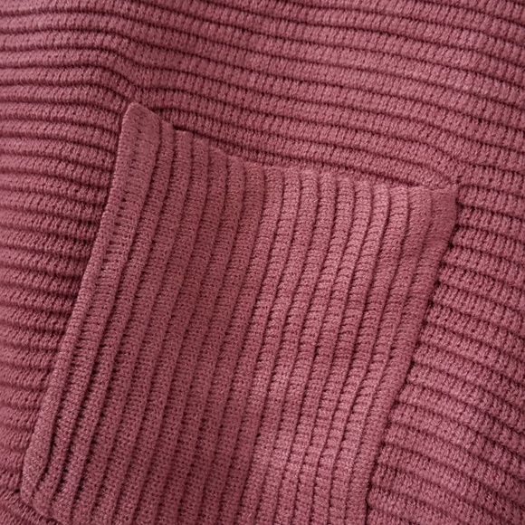 Causal Crop Top - Picture 4 of 4